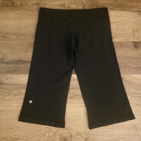 Lululemon Reversible Crop - Picture 4 of 4